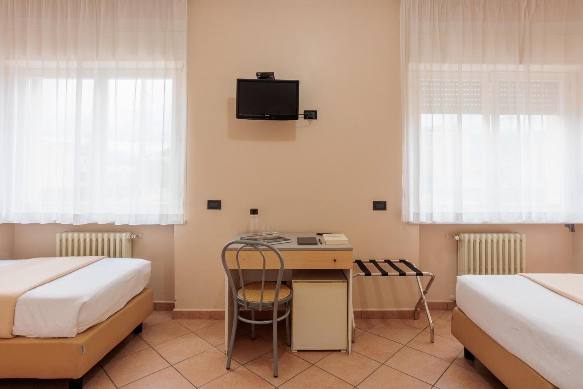 Al Centro Bed and Breakfast Verbania Exteriör bild