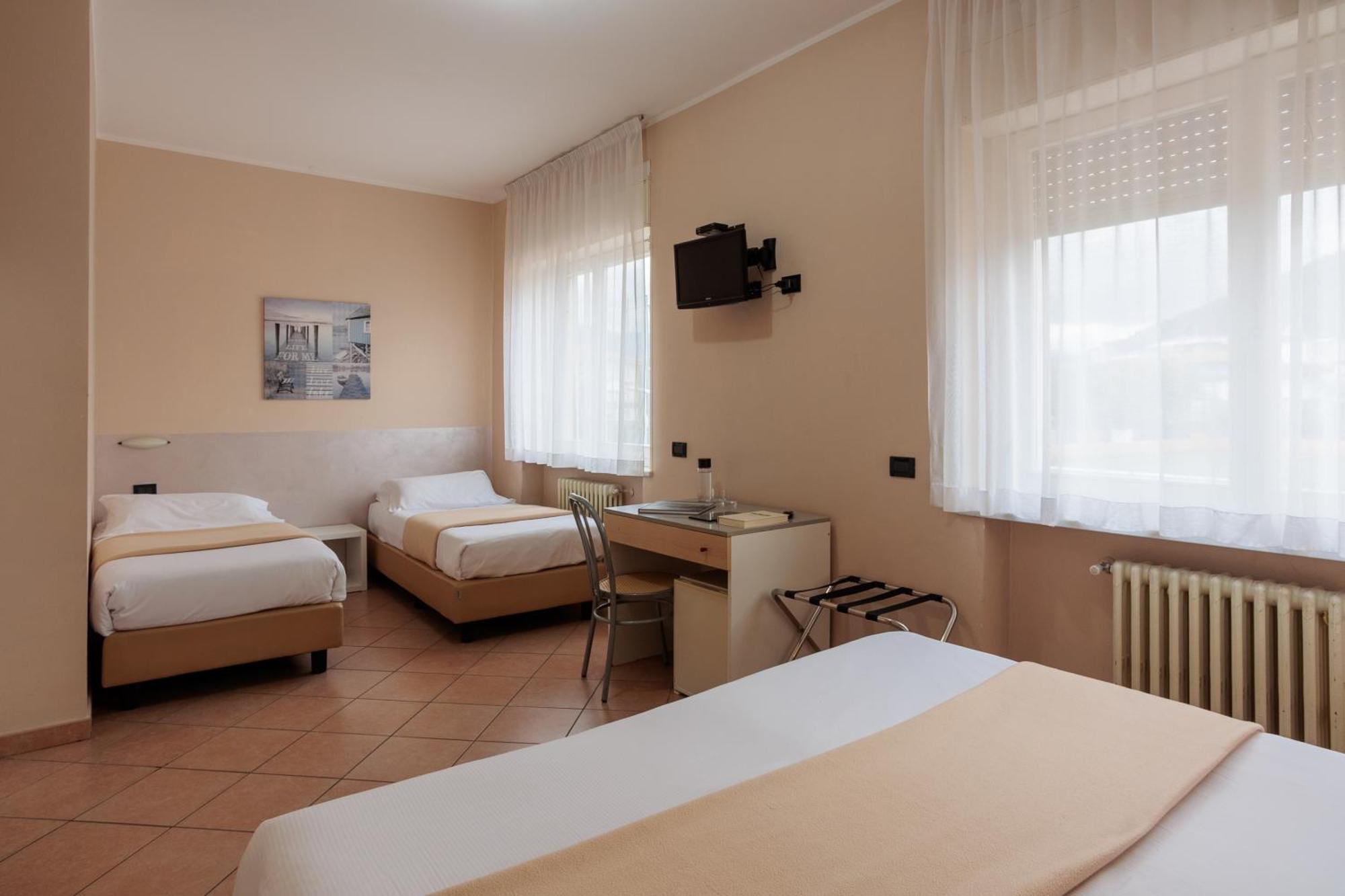 Al Centro Bed and Breakfast Verbania Exteriör bild